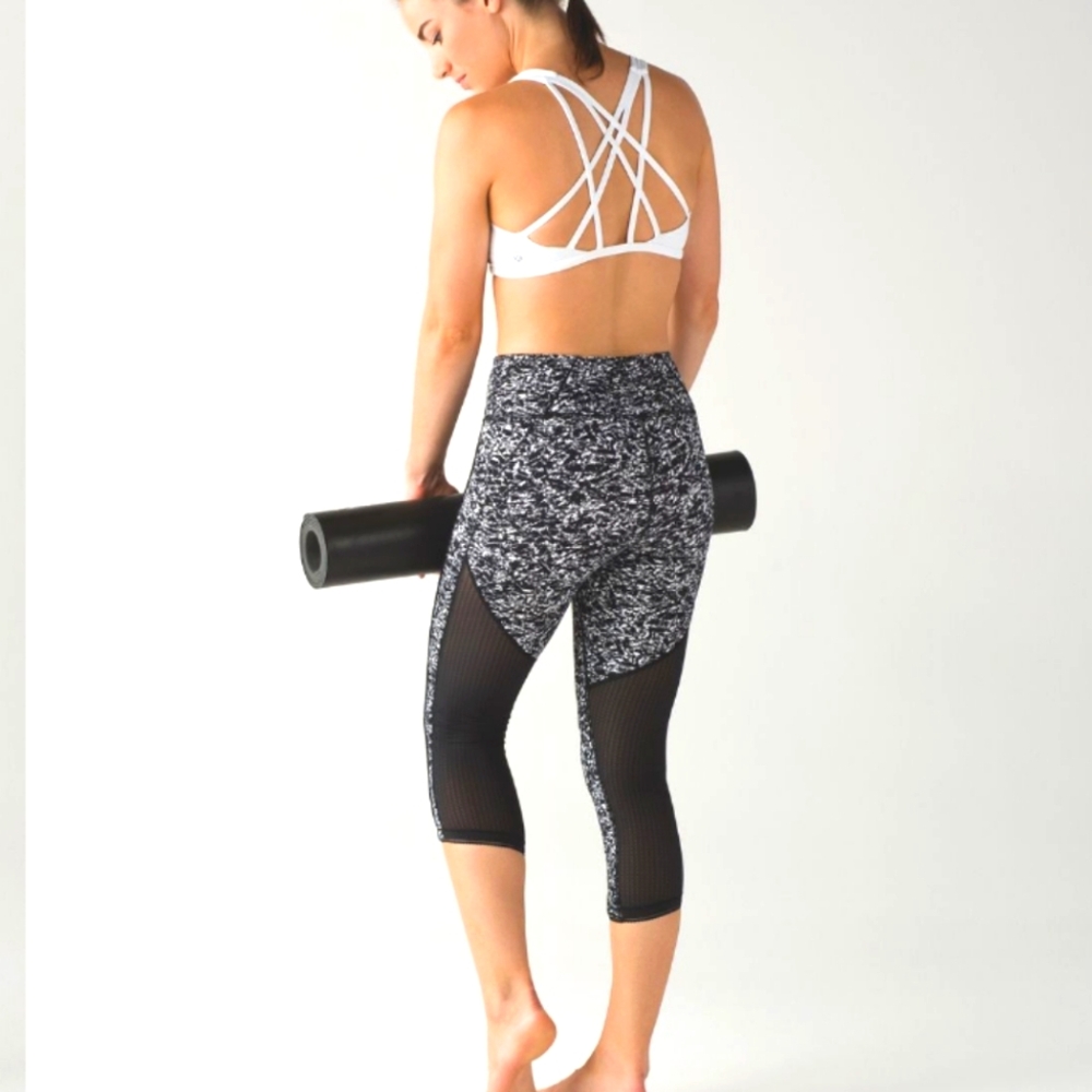 Like New! Lululemon Deep Breath Crop 21" [8]